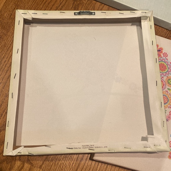 Three canvas wall hangings - Picture 5 of 7